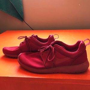 Nike Roshe One Red size 11